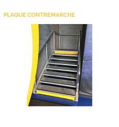 Contremarche en aluminium en bas et en haut d'un escalier