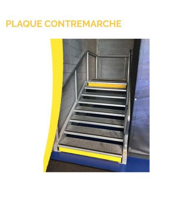 Contremarche en aluminium en bas et en haut d'un escalier