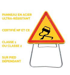 AK4 - Panneau de Chantier Chaussée Glissante en Acier sur Pied Dépendant - Points forts