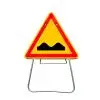 AK2 - Panneau de Chantier Cassis ou Dos d'Âne en Acier sur Pied Dépendant