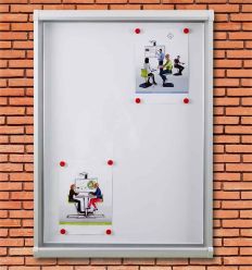 Mise en situation vitrine extérieure 4A4 porte battante