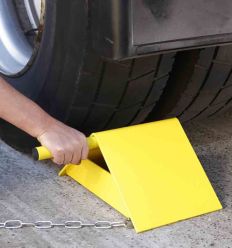 Cale de roue pour camion en acier