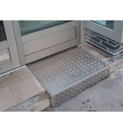Rampe encastrable PMR en aluminium