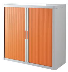 Armoire basse à rideaux orange