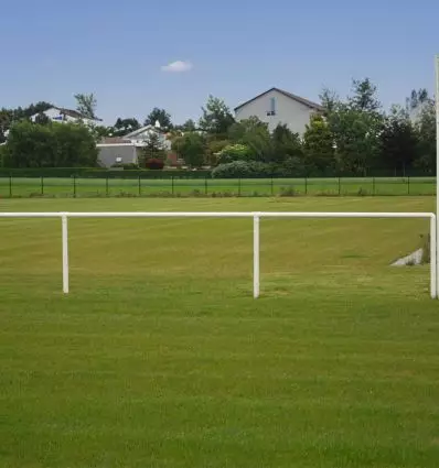 	Main courante de stade sans remplissage