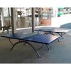 Table de ping pong cour d'école intérieure