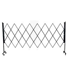 Barrière extensible noire dépliée