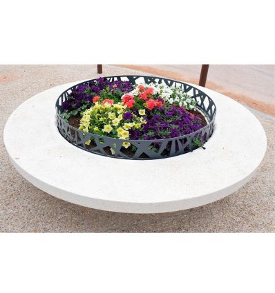 Bac à fleur en béton avec assise