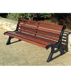 Banc extérieur collectivité en bois exotique et fonte 10 lames implanté dans un environnement urbain