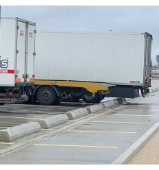 Butée de parking camion