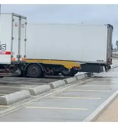 Butée de parking béton pour voiture ou camion