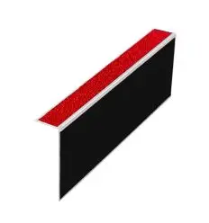 Nez de marche antidérapant rouge et contremarche noire