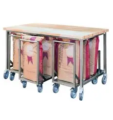 Lot de 1 table de boulangerie + 2, 3 ou 4 chariots à farine