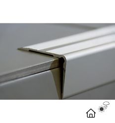 Nez de marche en alu très antidérapant 48 x 33 mm