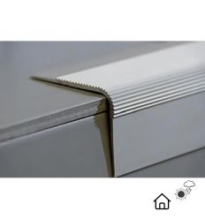 Nez de marche alu antidérapant 57 x 41 mm extérieur