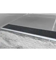 Nez de marche antidérapant en aluminium plat