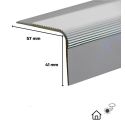 Photo : Nez de marche en aluminium antidérapant 57 x 41 mm Extérieur et Intérieur 1 mètre - À visser