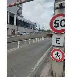 J11 - Balise Autorelevable de Renforcement d'un Marquage Continu Classe 2