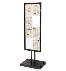 Mise en situation des menues sur le porte menu sur pied en alu noir 8A4