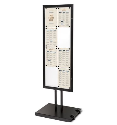 Mise en situation des menues sur le porte menu sur pied en alu noir 8A4
