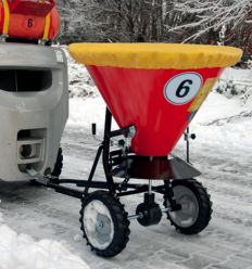 Épandeur à sel pour attelage 105 ou 260 Litres avec housse
