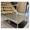 Garde corps en aluminium installé sur le praticable