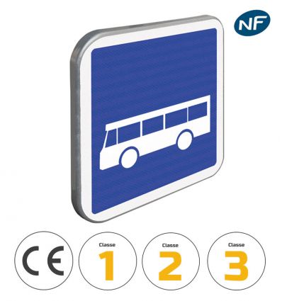 C6 - Panneau d'indication d'un arrêt d'autobus avec pictogrammes de classes et normes
