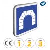 C111 - Panneau d'indication d'une entrée de tunnel avec pictogrammes de classes et normes