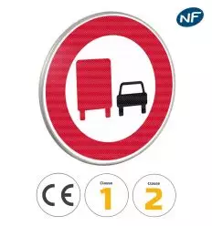 B3a - Panneau interdiction aux camions de plus de 3,5 T de dépasser