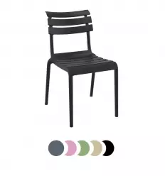 Chaise terrasse restaurant avec des lattes