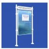 Panneau d'affichage extérieur libre avec poteaux et bandeau agora blanc format portrait 16A4