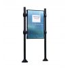 Panneau d'affichage extérieur libre sur poteaux dessus inox brossé noir format portrait