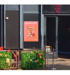 Écran vitrine intérieur dans un restaurant
