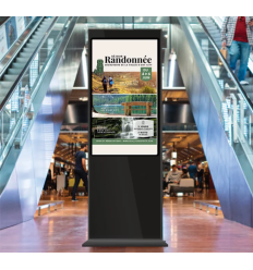 Totem publicitaire intérieur dans un centre commercial