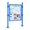 Panneau d'affichage avec vitrine simple face bleu sur poteaux modèle city format paysage