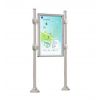 Panneau d'affichage libre avec vitrine simple face gris clair sur poteaux pommeaux agora