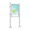 Panneau d'affichages sur poteaux avec vitrine double face gris clair modèle inox brossé
