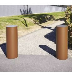 Borne urbaine tête inox brossé mise en situation avec couleur corten