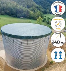 Réserve incendie 240 m3 en acier avec deux poteaux pompier bleus NF