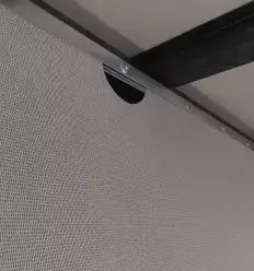 Cornière de fixation pour écran de cantonnement