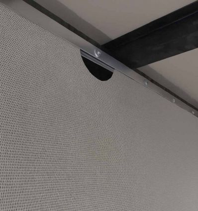 Cornière de fixation pour écran de cantonnement