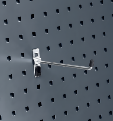 Crochet simple sur panneau perforé