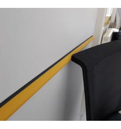 Lisse fine de protection murale autocollante