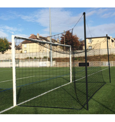 Mât arrière but de foot zoom