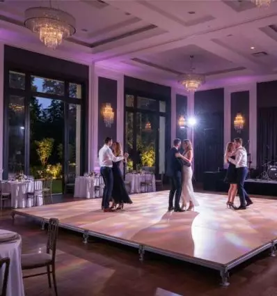 Plancher de danse avec danseurs