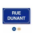 Photo : Plaque de rue personnalisée émaillée Fixation murale : 450 x 250 mm - Plaque bleue - texte blanc 9003 - Helvetica Bold