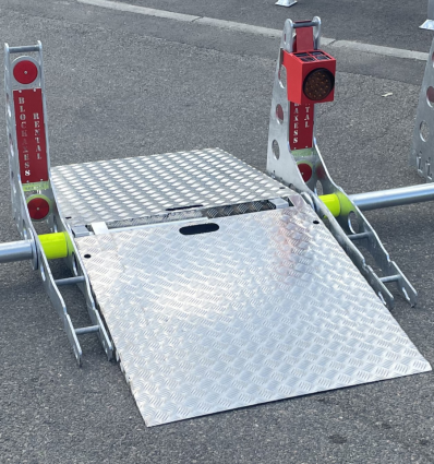 Rampe d'accès pour barrière anti voiture bélier