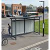 Mise en situation Abribus en acier fond en tôle et cotés en polycarbonate