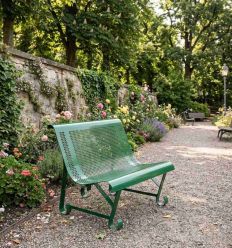 Fauteuil public en métal perforé - Mobilier urbain