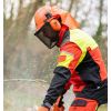 Casque complet forestier en action sur terrain